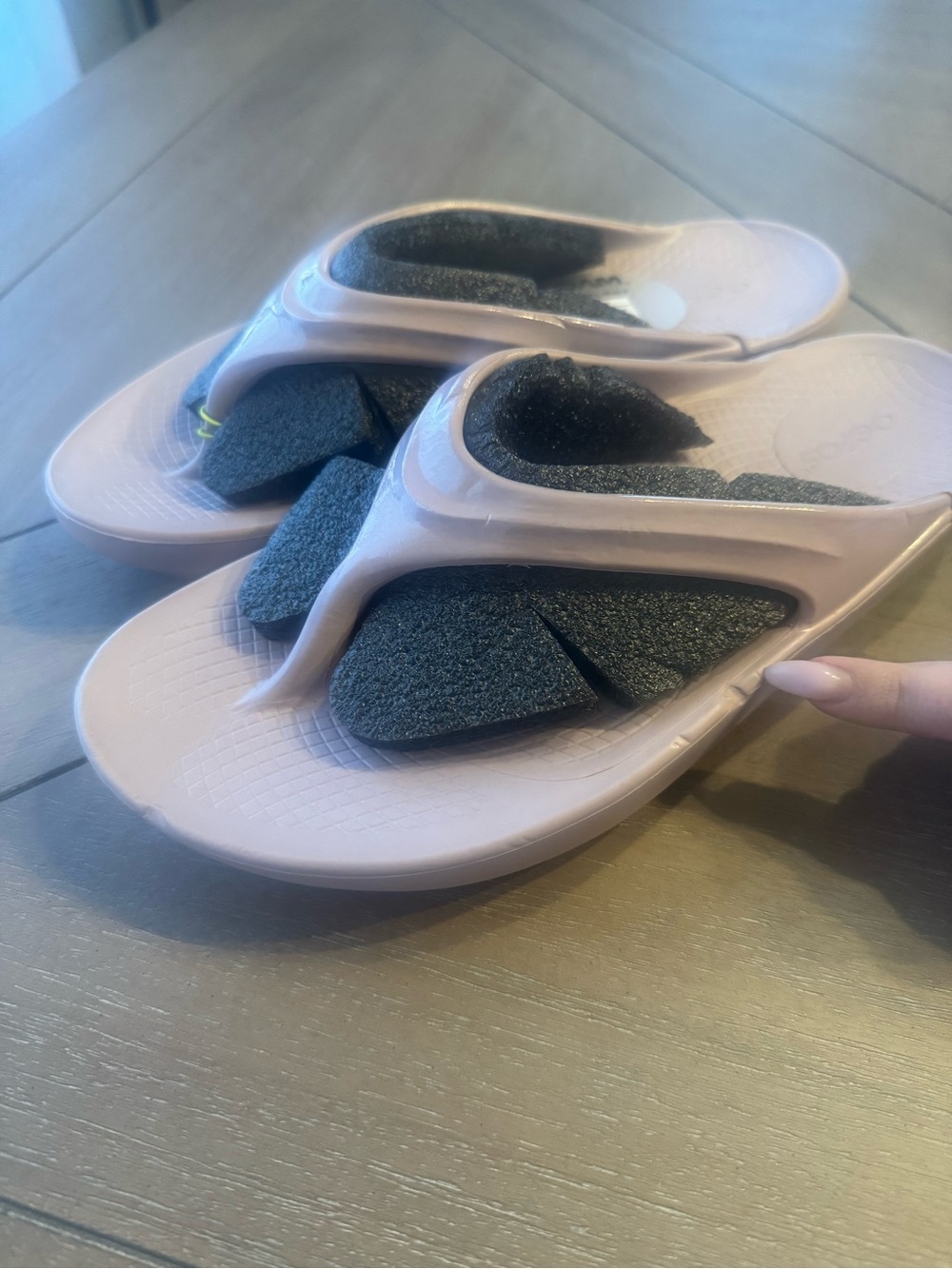 Oofos Oolala Recovery Sandals - Picture 3 of 11